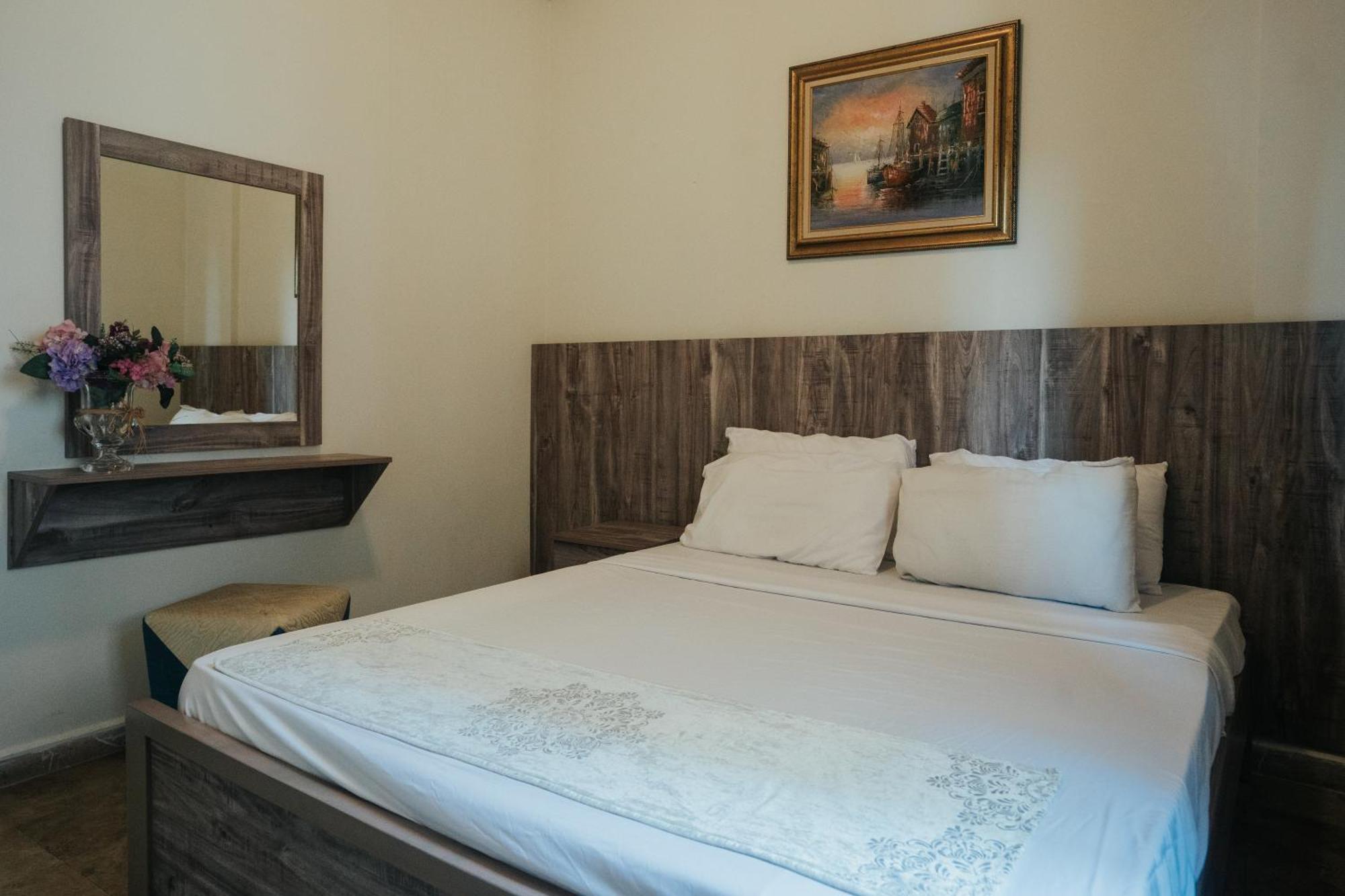 Holiday Suites Hotel & Beach Resort Jounieh Kültér fotó