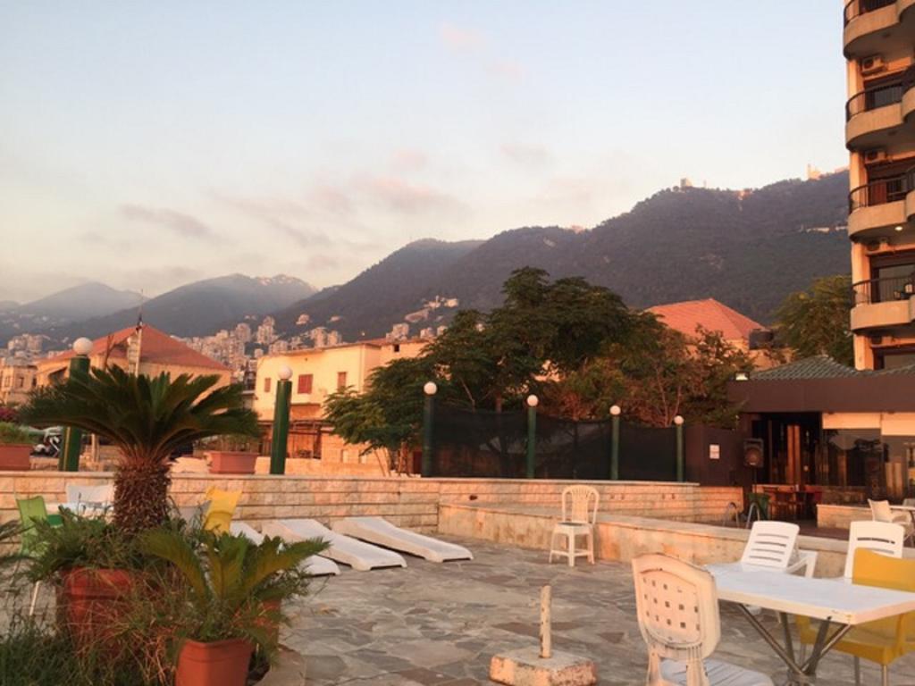 Holiday Suites Hotel & Beach Resort Jounieh Kültér fotó