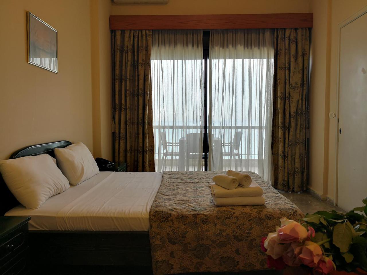 Holiday Suites Hotel & Beach Resort Jounieh Kültér fotó