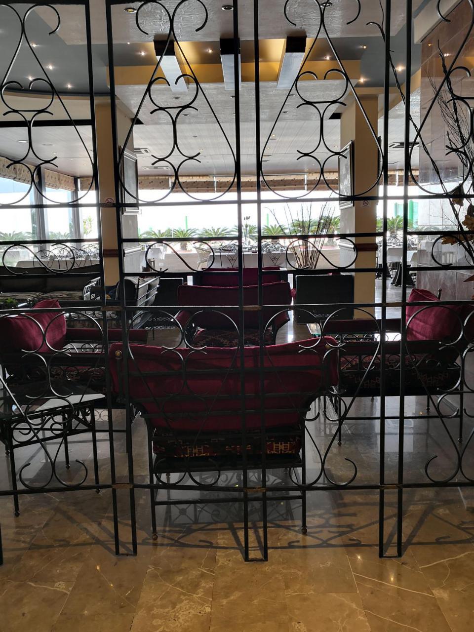 Holiday Suites Hotel & Beach Resort Jounieh Kültér fotó